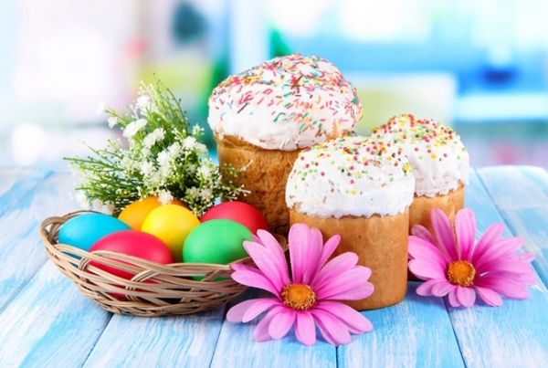 Поздравляем с великим православным праздником Пасхи!
